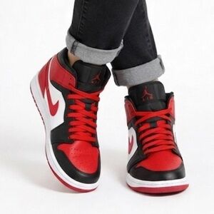 Air Jordan 1 Mid Women's 'Reverse Chicago' BQ6472-079 Size 7.5
